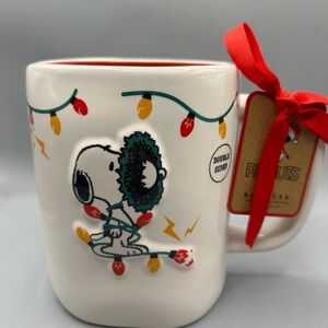 Rae Dunn Peanuts Christmas Snoopy With Wreath MERRY AND BRIGHT Mug 2025 NEW